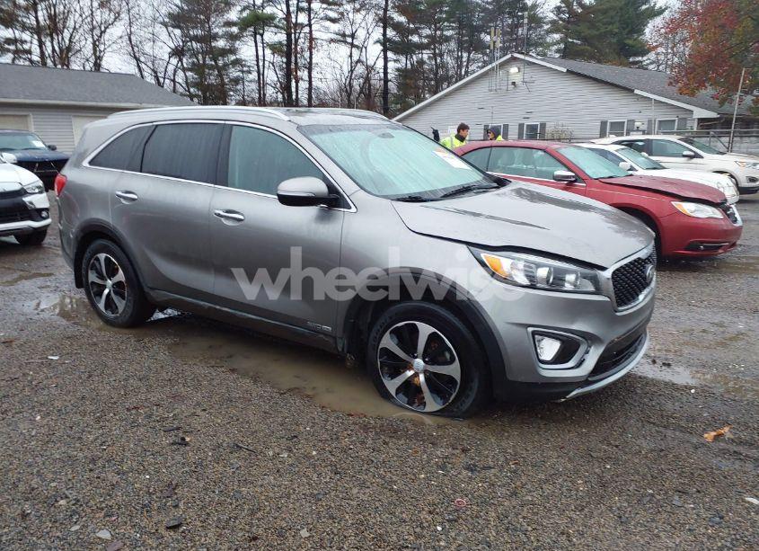 2017 Kia Sorento 3.3L EX (VIN 5XYPHDA55HG323233) main photo