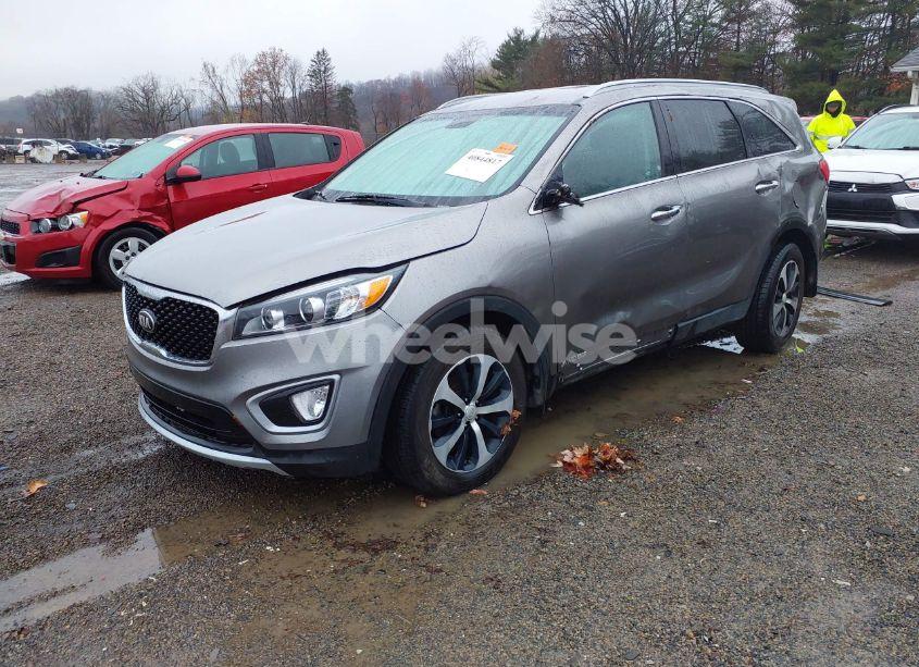 Photo 2 of 2017 Kia Sorento 3.3L EX (VIN 5XYPHDA55HG323233)