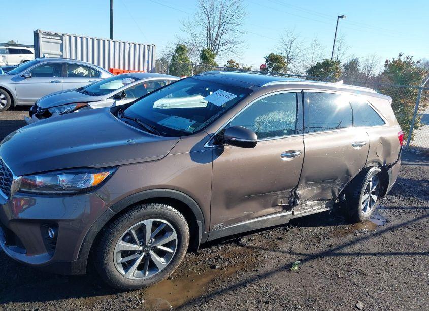 Photo 14 of 2019 Kia Sorento 3.3L EX (VIN 5XYPHDA55KG531877)
