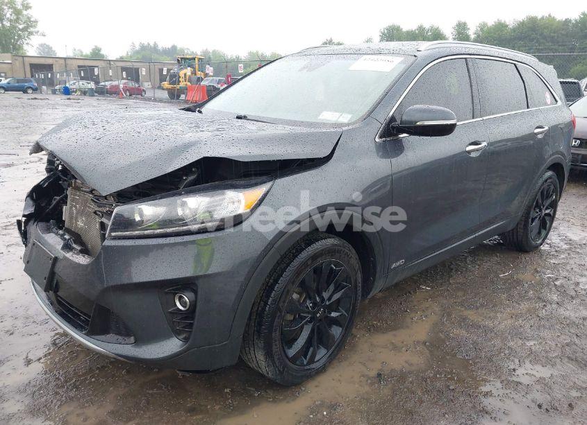Photo 2 of 2020 Kia Sorento 3.3L EX (VIN 5XYPHDA55LG667458)