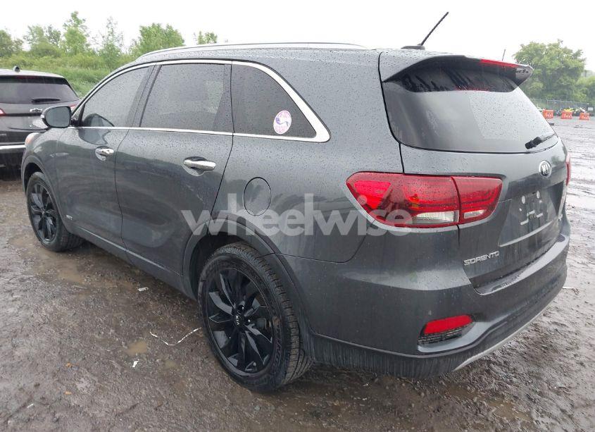 Photo 3 of 2020 Kia Sorento 3.3L EX (VIN 5XYPHDA55LG667458)