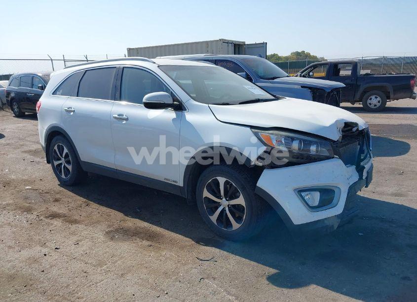 2016 Kia Sorento 3.3L EX (VIN 5XYPHDA56GG015664) main photo