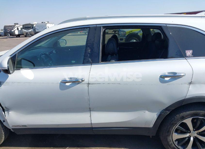 Photo 14 of 2016 Kia Sorento 3.3L EX (VIN 5XYPHDA56GG015664)