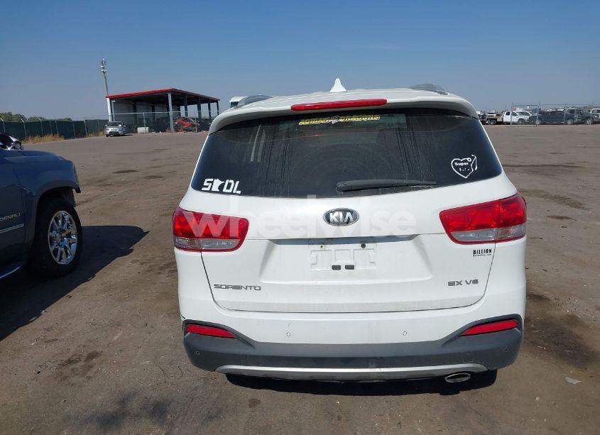 Photo 16 of 2016 Kia Sorento 3.3L EX (VIN 5XYPHDA56GG015664)