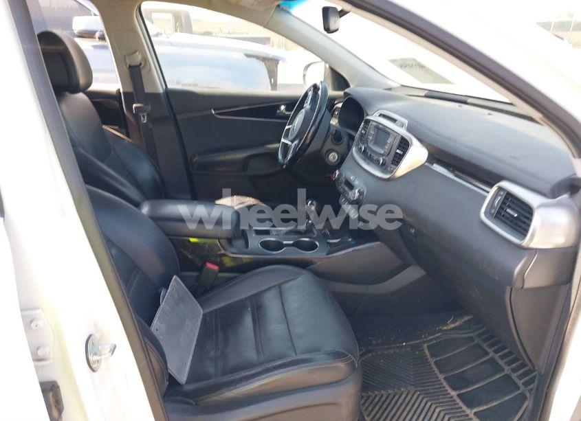 Photo 5 of 2016 Kia Sorento 3.3L EX (VIN 5XYPHDA56GG015664)