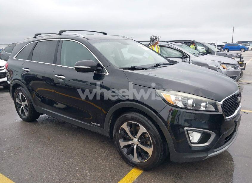 2016 Kia Sorento 3.3L EX (VIN 5XYPHDA56GG133679) main photo