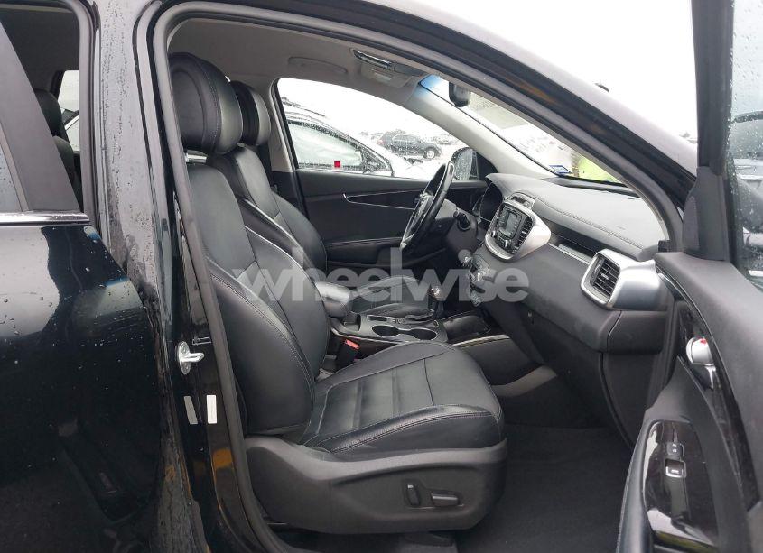 Photo 5 of 2016 Kia Sorento 3.3L EX (VIN 5XYPHDA56GG133679)