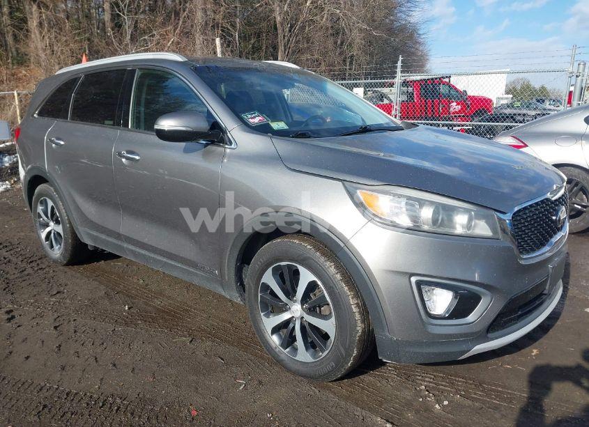 2016 Kia Sorento 3.3L EX (VIN 5XYPHDA56GG146755) main photo