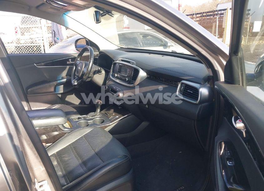 Photo 5 of 2016 Kia Sorento 3.3L EX (VIN 5XYPHDA56GG146755)