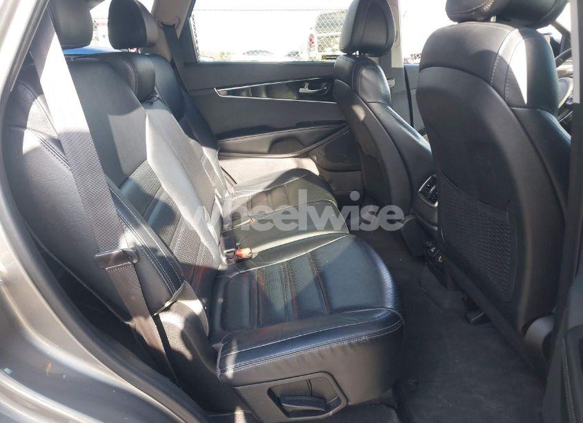 Photo 8 of 2016 Kia Sorento 3.3L EX (VIN 5XYPHDA56GG146755)