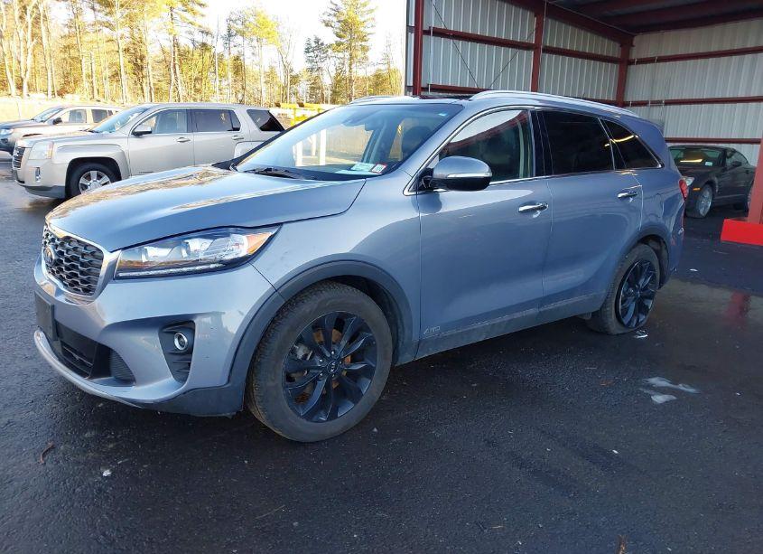 Photo 2 of 2020 Kia Sorento 3.3L EX (VIN 5XYPHDA56LG709619)