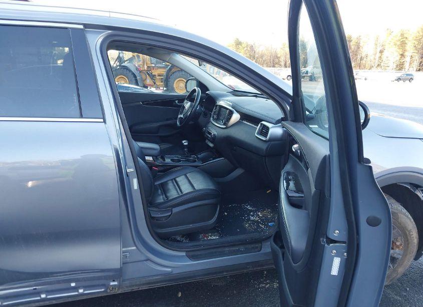 Photo 5 of 2020 Kia Sorento 3.3L EX (VIN 5XYPHDA56LG709619)