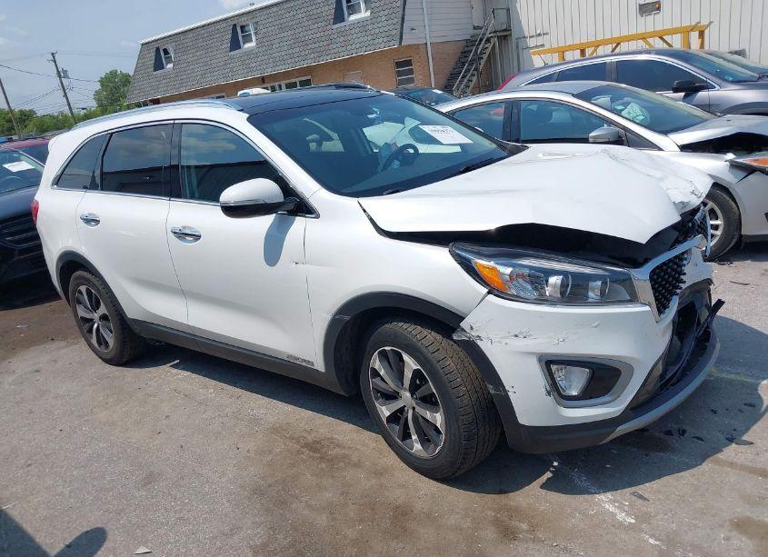 2016 Kia Sorento 3.3L EX (VIN 5XYPHDA57GG066705) main photo