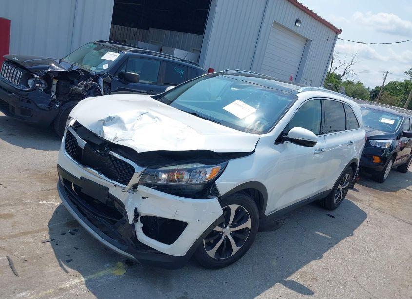 Photo 2 of 2016 Kia Sorento 3.3L EX (VIN 5XYPHDA57GG066705)