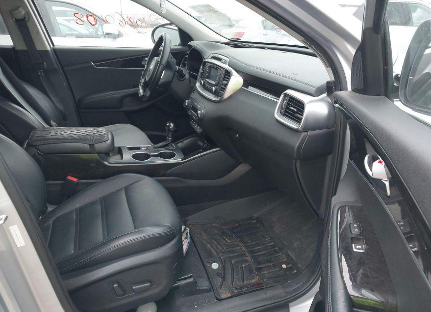 Photo 5 of 2016 Kia Sorento 3.3L EX (VIN 5XYPHDA57GG103297)