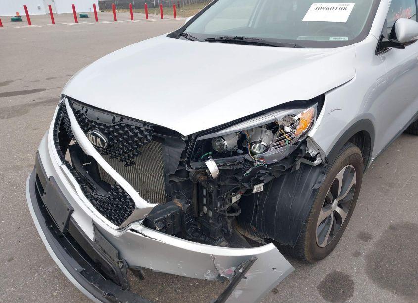 Photo 6 of 2016 Kia Sorento 3.3L EX (VIN 5XYPHDA57GG103297)