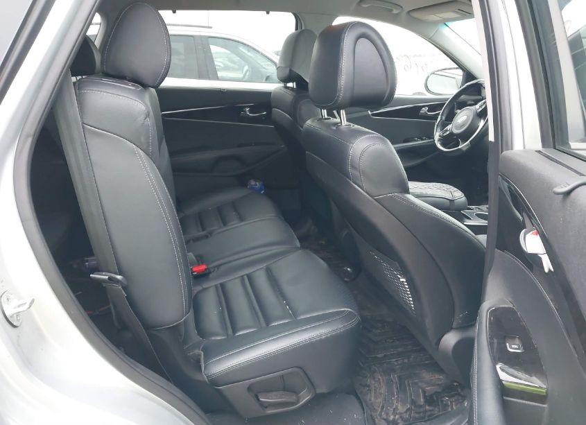 Photo 8 of 2016 Kia Sorento 3.3L EX (VIN 5XYPHDA57GG103297)