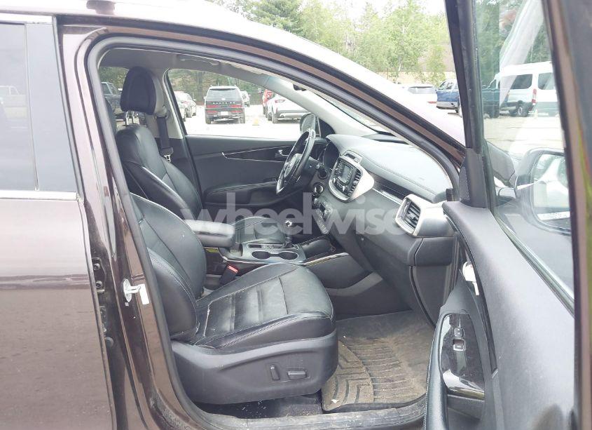 Photo 5 of 2016 Kia Sorento 3.3L EX (VIN 5XYPHDA57GG119919)