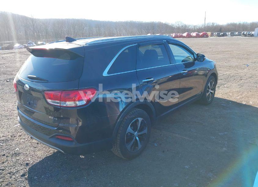 Photo 4 of 2016 Kia Sorento 3.3L EX (VIN 5XYPHDA57GG121749)