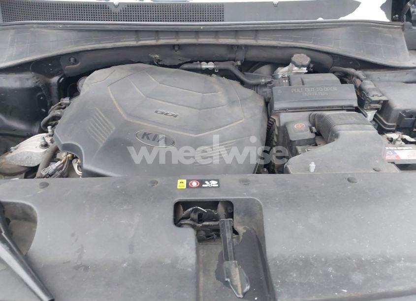 Photo 10 of 2019 Kia Sorento 3.3L EX (VIN 5XYPHDA57KG452677)