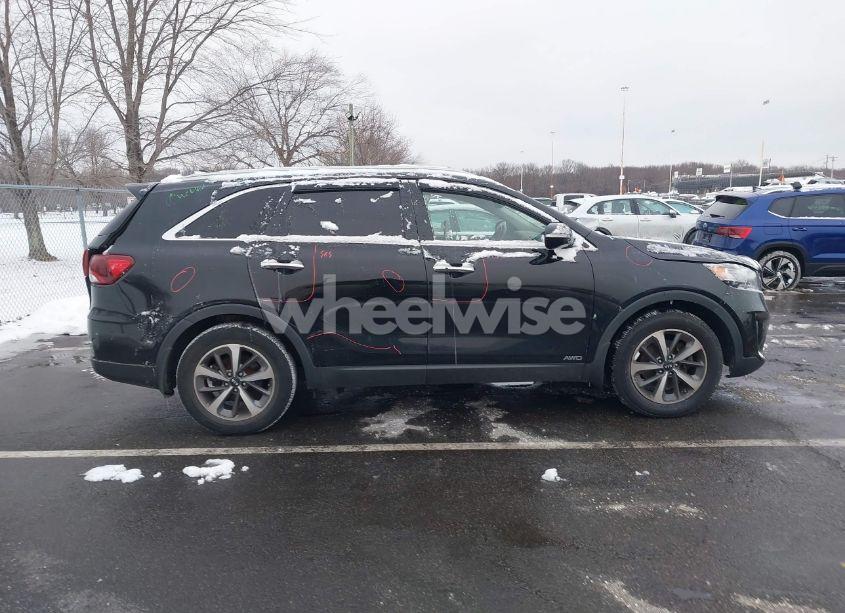 Photo 14 of 2019 Kia Sorento 3.3L EX (VIN 5XYPHDA57KG452677)