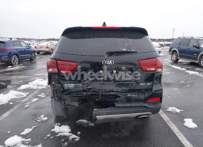 Photo 17 of 2019 Kia Sorento 3.3L EX (VIN 5XYPHDA57KG452677)