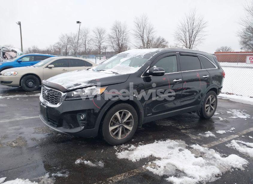 Photo 2 of 2019 Kia Sorento 3.3L EX (VIN 5XYPHDA57KG452677)
