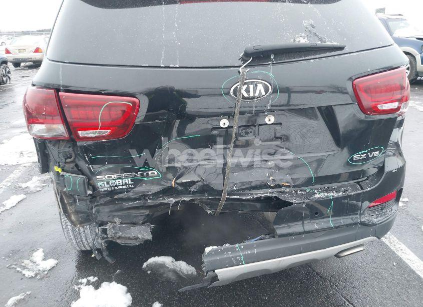 Photo 6 of 2019 Kia Sorento 3.3L EX (VIN 5XYPHDA57KG452677)