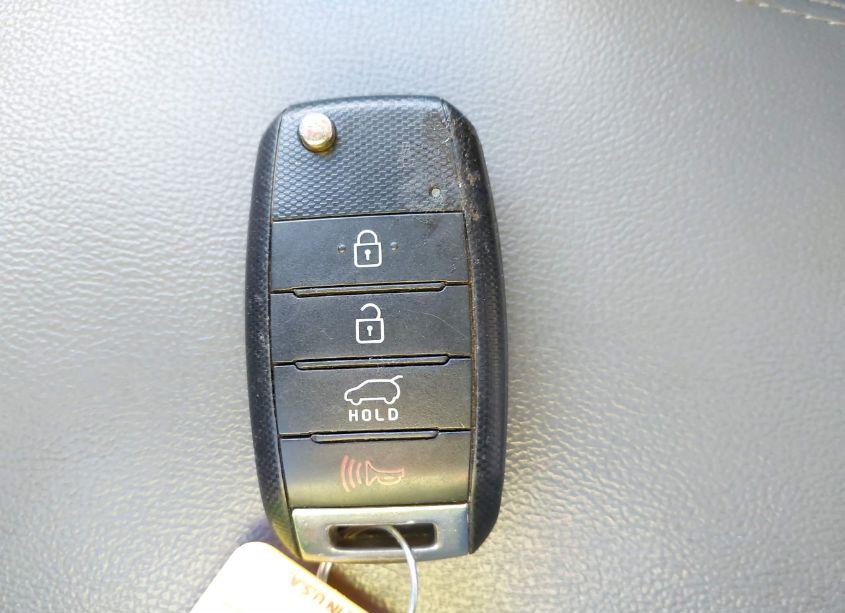 Photo 11 of 2016 Kia Sorento 3.3L EX (VIN 5XYPHDA58GG098496)