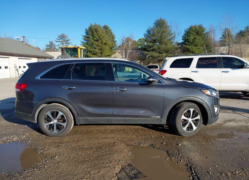 Photo 13 of 2016 Kia Sorento 3.3L EX (VIN 5XYPHDA58GG098496)