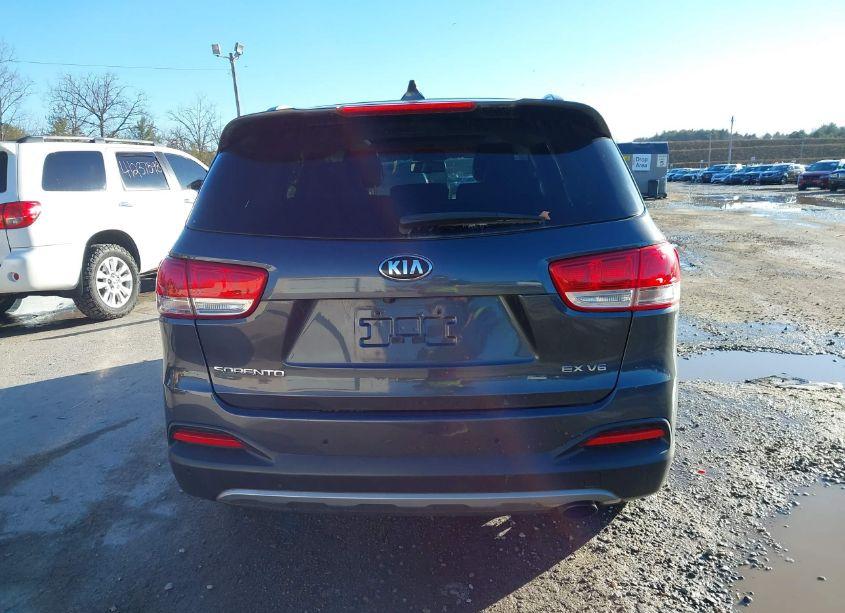 Photo 16 of 2016 Kia Sorento 3.3L EX (VIN 5XYPHDA58GG098496)