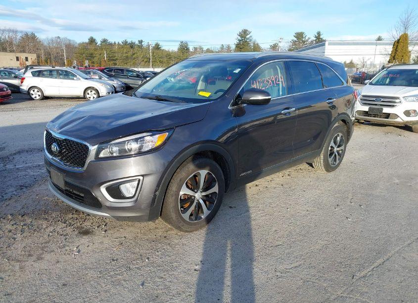 Photo 2 of 2016 Kia Sorento 3.3L EX (VIN 5XYPHDA58GG098496)