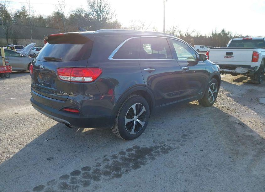 Photo 4 of 2016 Kia Sorento 3.3L EX (VIN 5XYPHDA58GG098496)