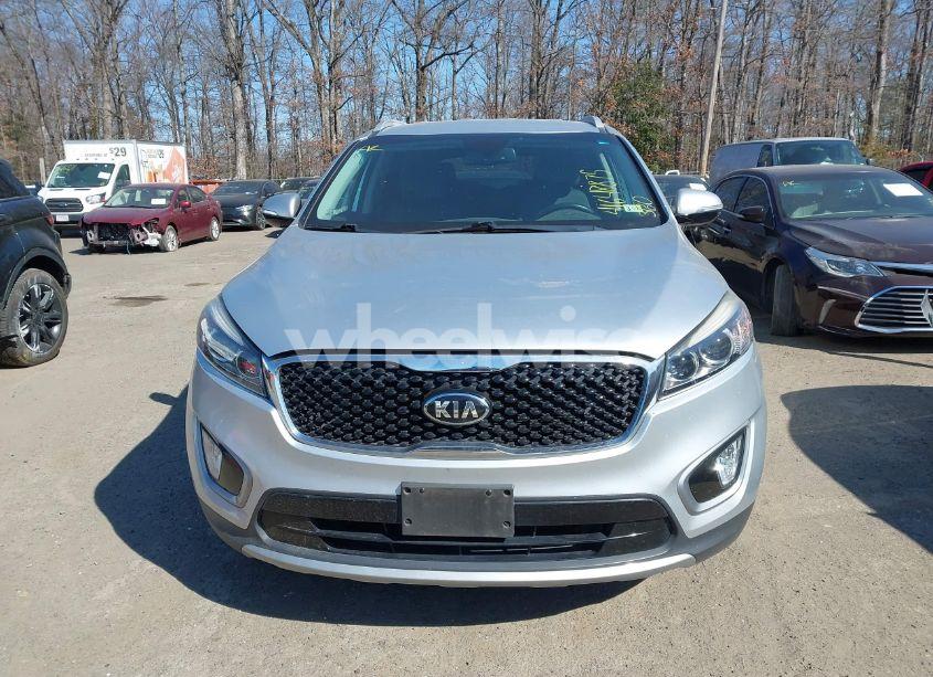 Photo 12 of 2017 Kia Sorento 3.3L EX (VIN 5XYPHDA58HG222431)
