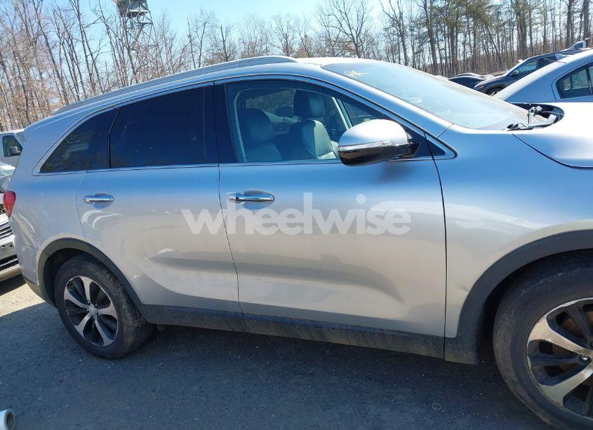 Photo 13 of 2017 Kia Sorento 3.3L EX (VIN 5XYPHDA58HG222431)