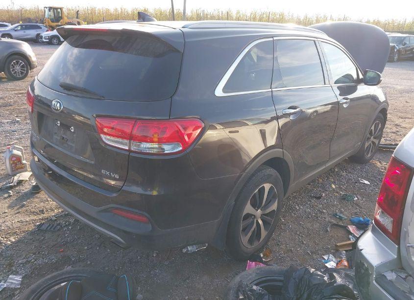 Photo 4 of 2017 Kia Sorento 3.3L EX (VIN 5XYPHDA58HG311805)