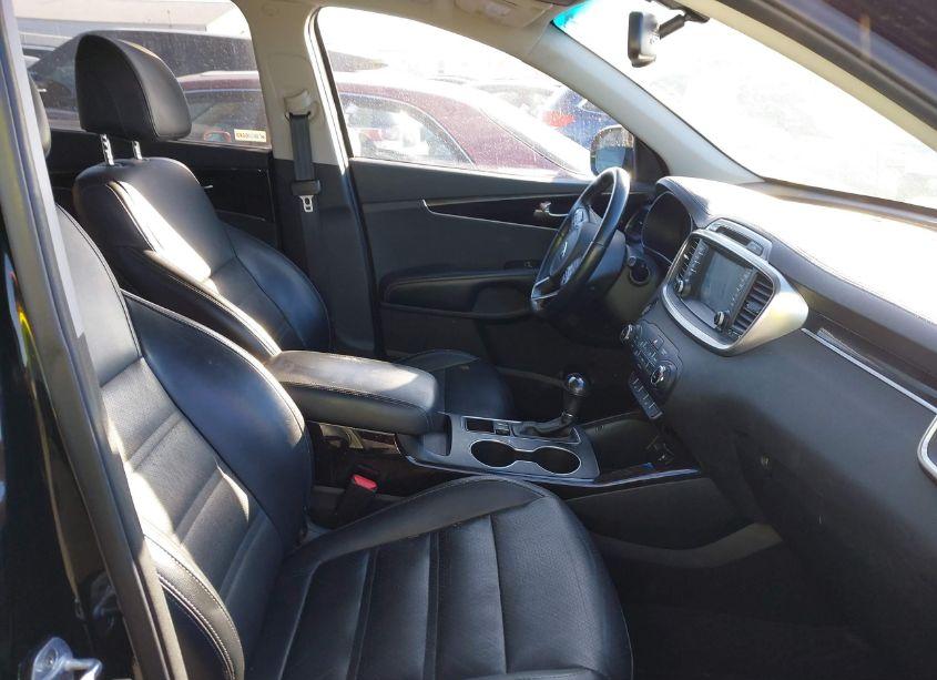 Photo 5 of 2017 Kia Sorento 3.3L EX (VIN 5XYPHDA58HG323405)