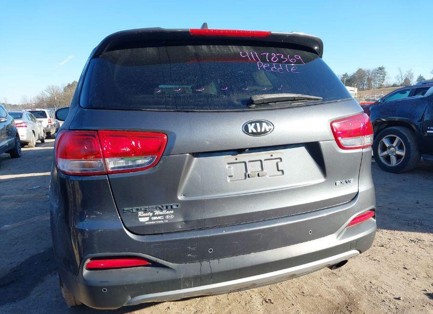 Photo 16 of 2016 Kia Sorento 3.3L EX (VIN 5XYPHDA59GG020583)
