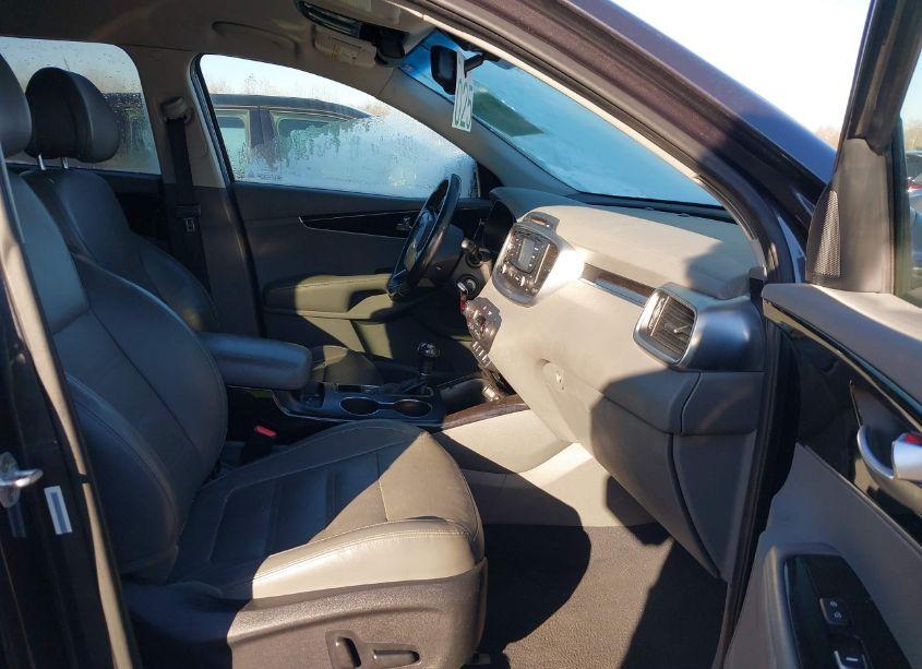 Photo 5 of 2016 Kia Sorento 3.3L EX (VIN 5XYPHDA59GG020583)