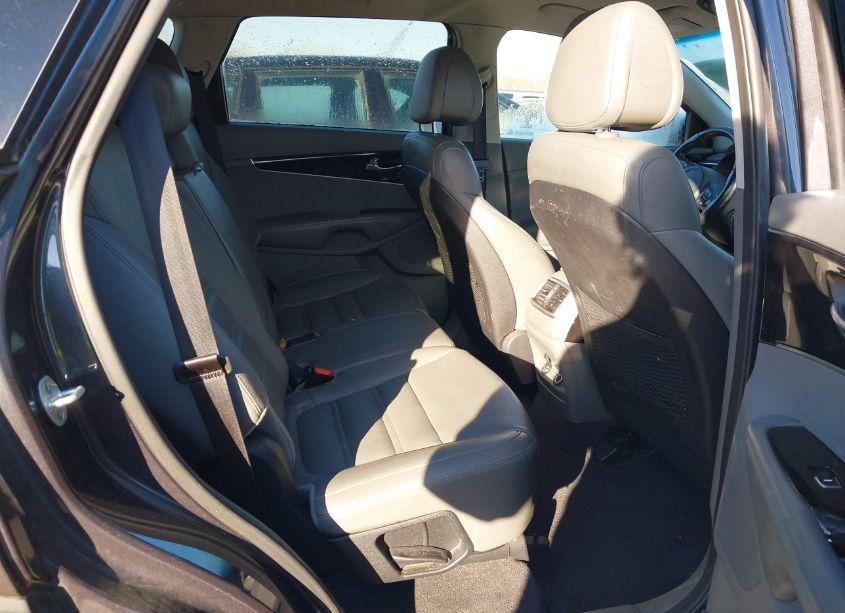 Photo 8 of 2016 Kia Sorento 3.3L EX (VIN 5XYPHDA59GG020583)