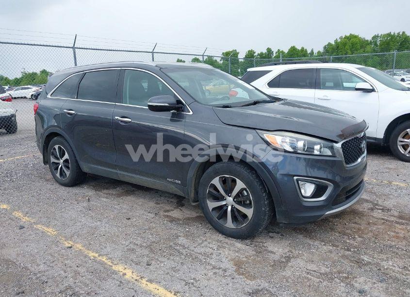2016 Kia Sorento 3.3L EX (VIN 5XYPHDA59GG159242) main photo