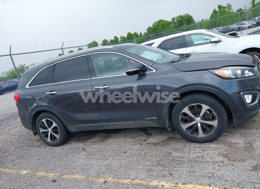 Photo 13 of 2016 Kia Sorento 3.3L EX (VIN 5XYPHDA59GG159242)