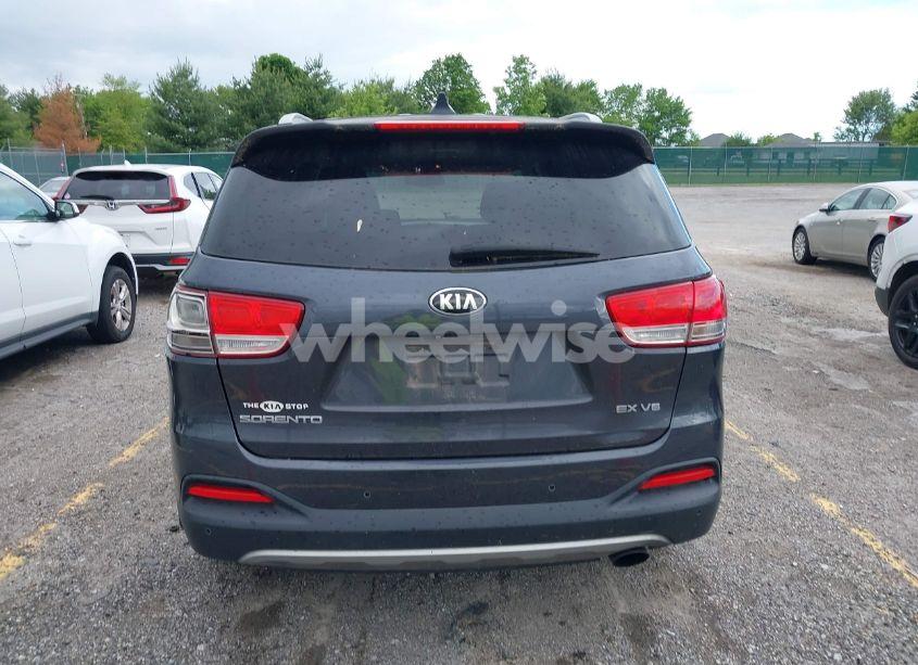 Photo 16 of 2016 Kia Sorento 3.3L EX (VIN 5XYPHDA59GG159242)