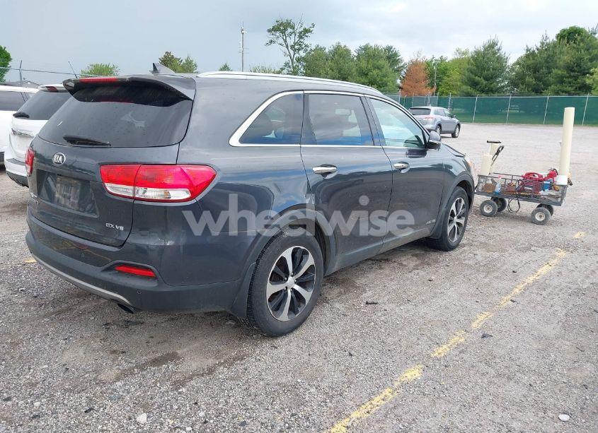 Photo 4 of 2016 Kia Sorento 3.3L EX (VIN 5XYPHDA59GG159242)