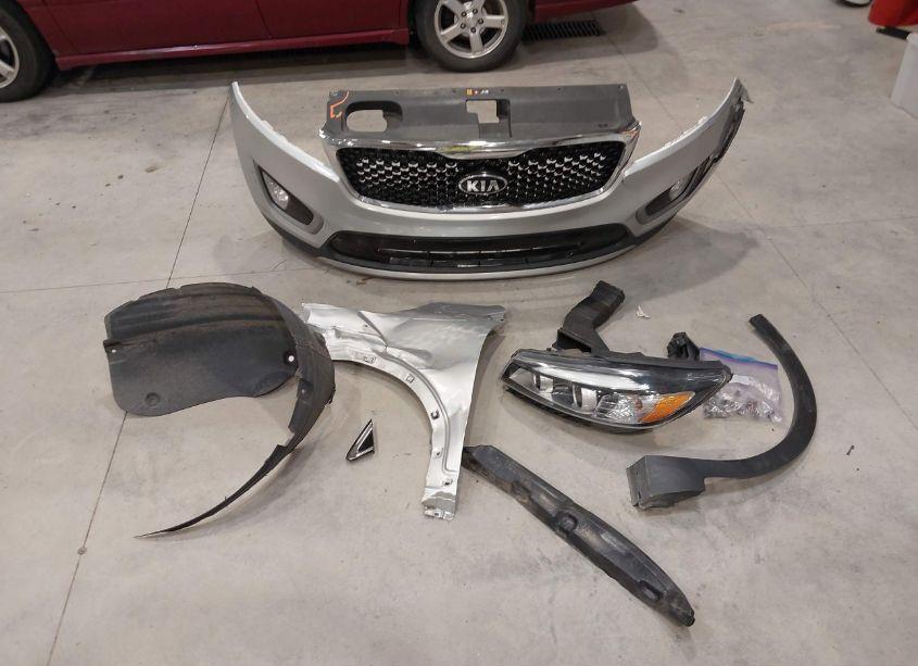 Photo 12 of 2016 Kia Sorento 3.3L EX (VIN 5XYPHDA59GG159645)