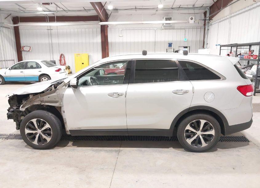 Photo 15 of 2016 Kia Sorento 3.3L EX (VIN 5XYPHDA59GG159645)