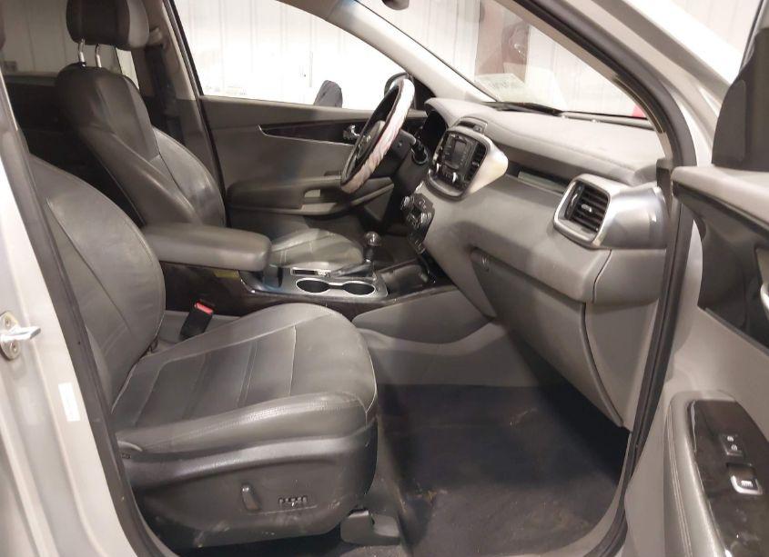 Photo 5 of 2016 Kia Sorento 3.3L EX (VIN 5XYPHDA59GG159645)
