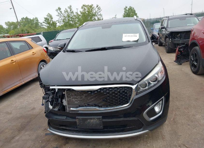 Photo 12 of 2017 Kia Sorento 3.3L EX (VIN 5XYPHDA59HG204228)