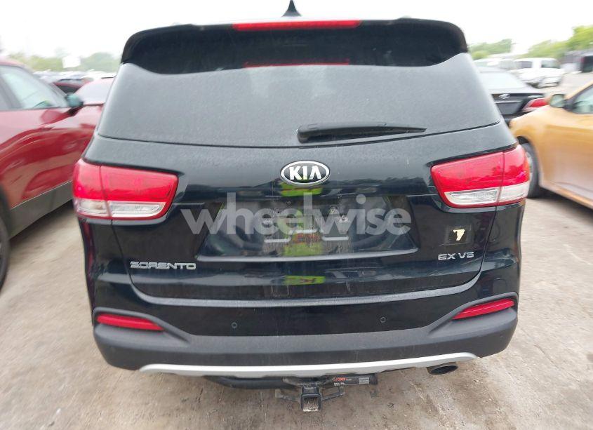 Photo 16 of 2017 Kia Sorento 3.3L EX (VIN 5XYPHDA59HG204228)