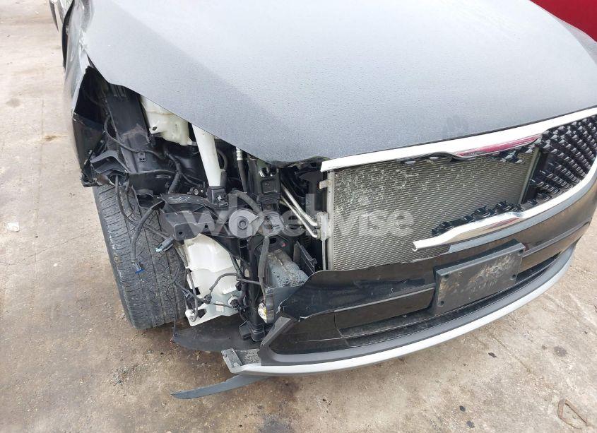 Photo 6 of 2017 Kia Sorento 3.3L EX (VIN 5XYPHDA59HG204228)